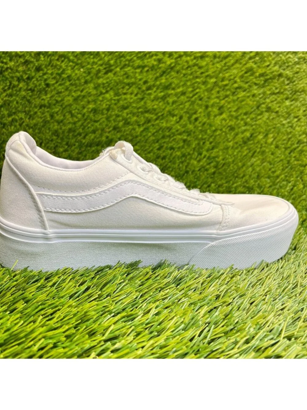 Vans Old Skool Stackform Womens Size 6 White Athletic Platform Shoes Sneakers